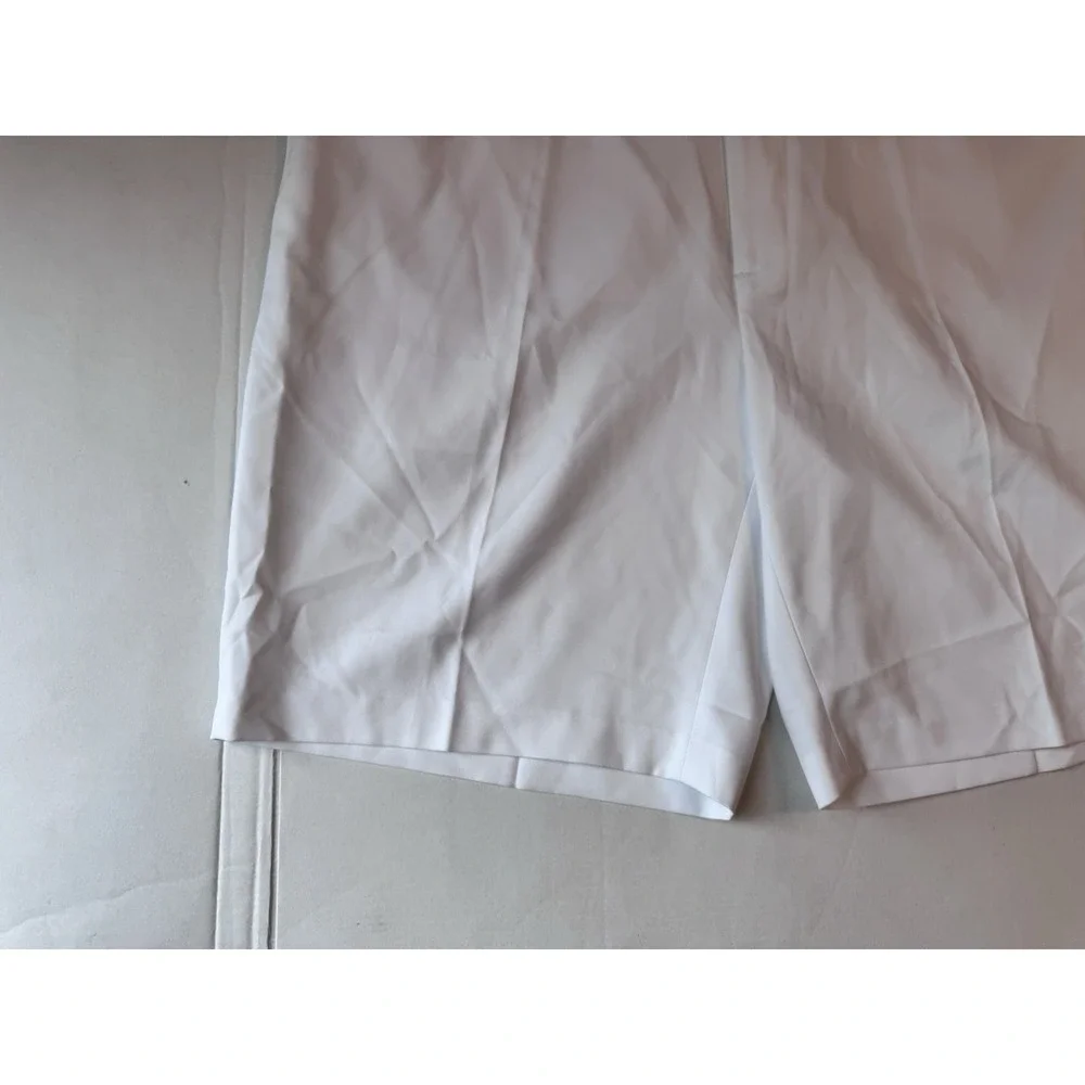 Oxford Men's Golf Shorts  NWT Size 42 White Super Dry  Stretch